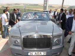 A�ao�lu, Diyarbak�r'da Rolls Royce ile gezdi